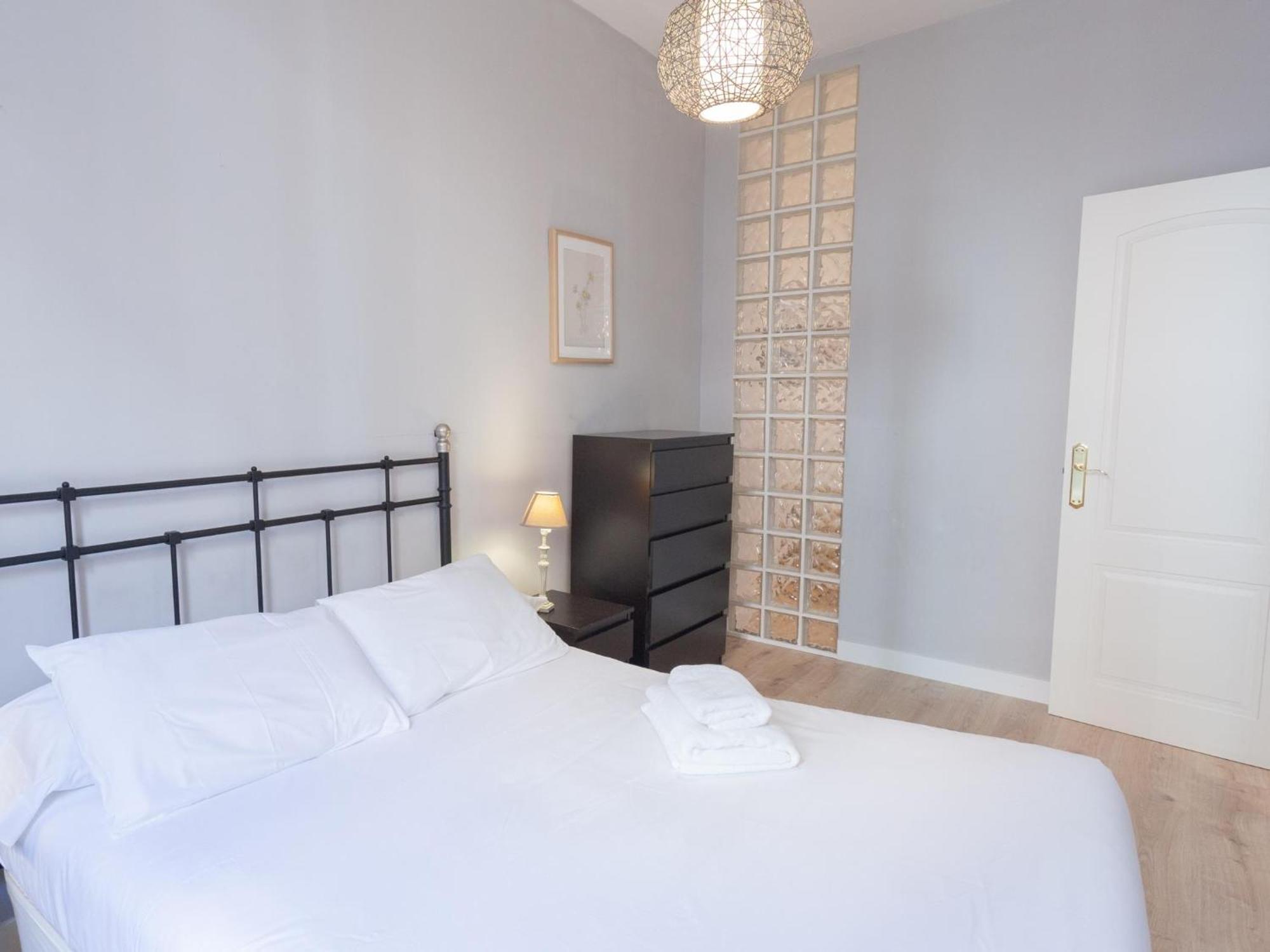 Ferienwohnung Enorme Y Acogedor Piso En La Puerta Del Sol Madrid Exterior foto